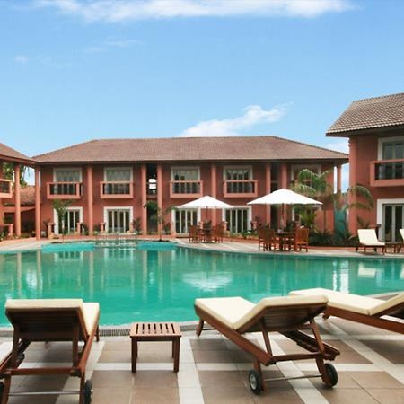 The Golden Crown Hotel & Spa Colva Exterior photo