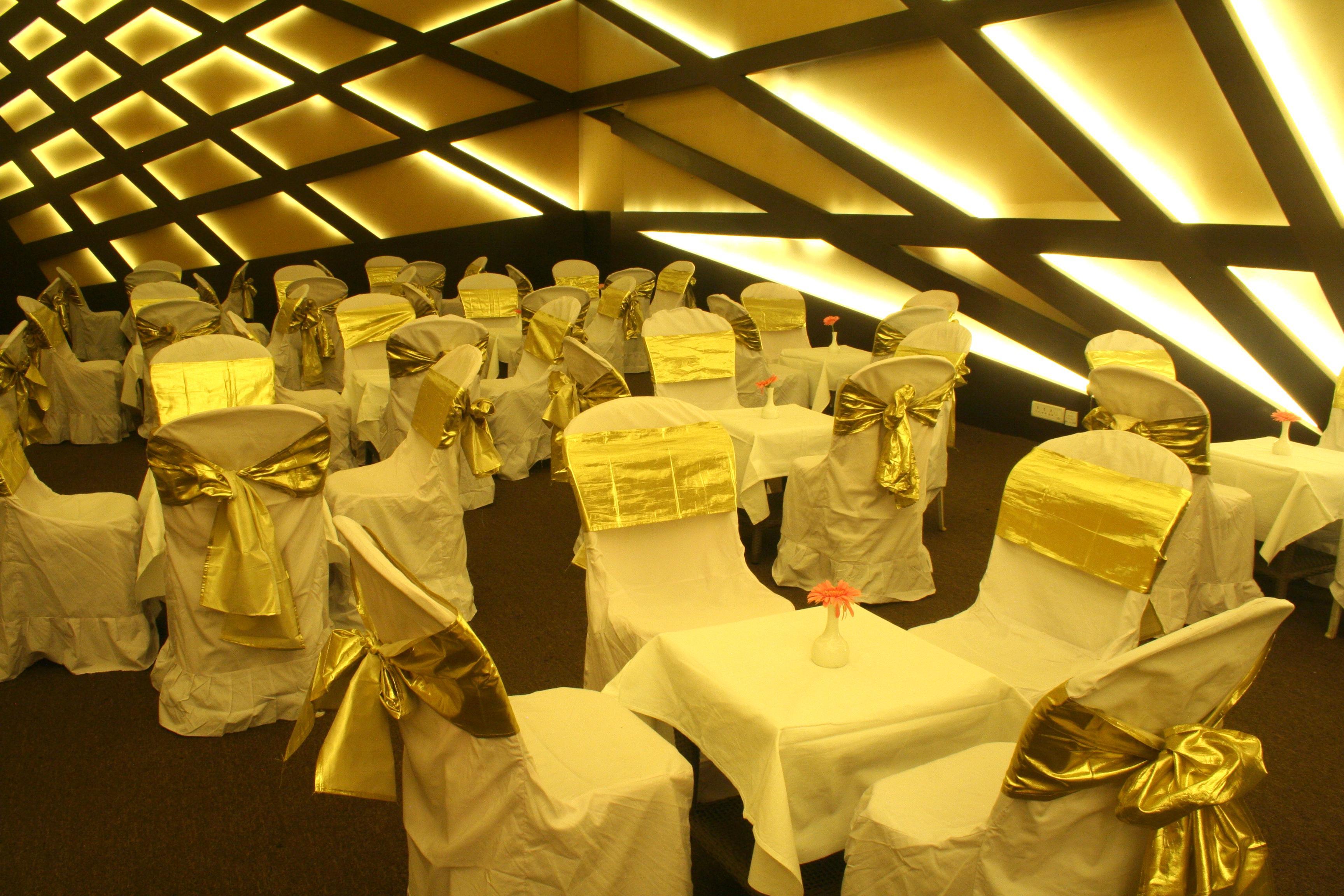 The Golden Crown Hotel & Spa Colva Exterior photo