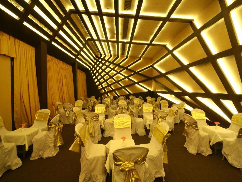 The Golden Crown Hotel & Spa Colva Exterior photo