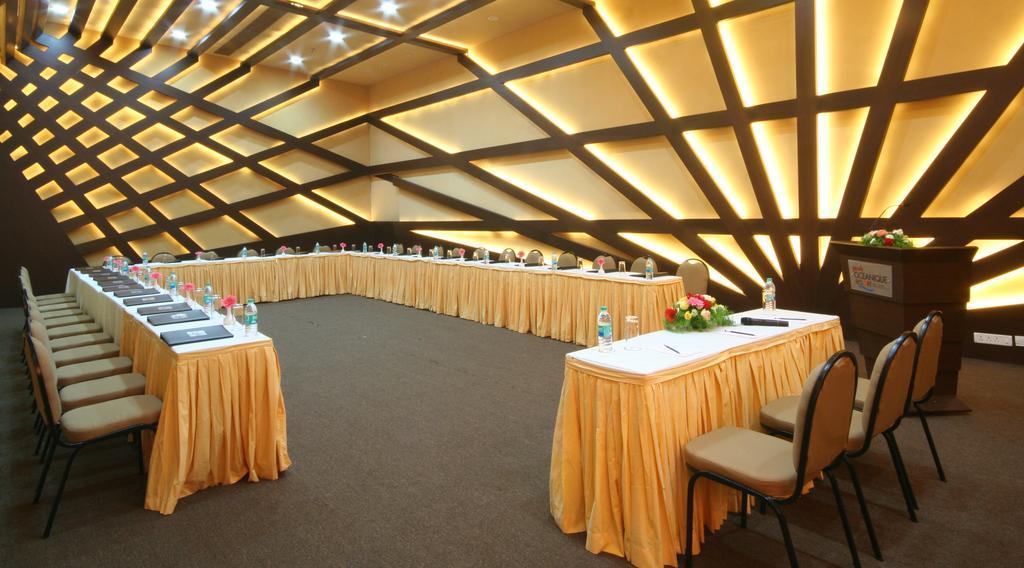 The Golden Crown Hotel & Spa Colva Exterior photo