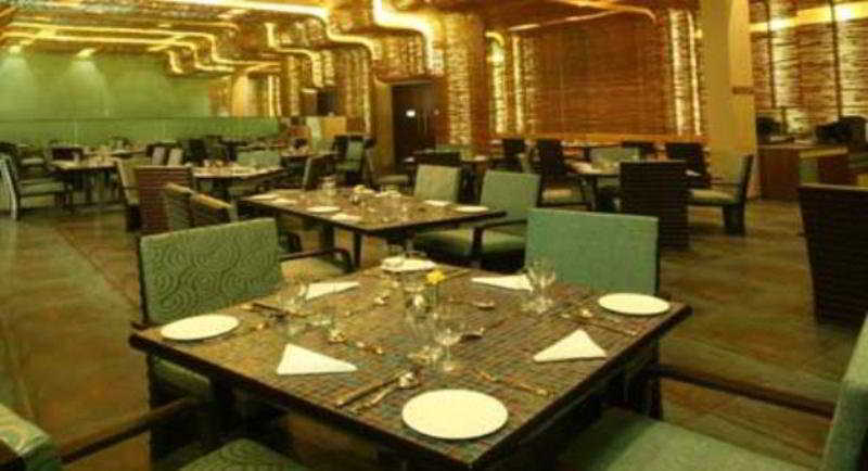 The Golden Crown Hotel & Spa Colva Exterior photo