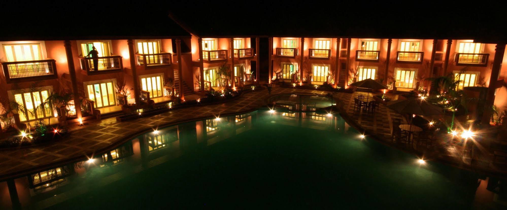 The Golden Crown Hotel & Spa Colva Exterior photo
